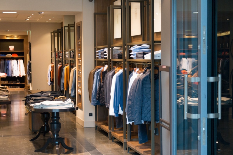 magasin-GRIMAUD-min_shop_clothes_clothing_shopping_mall_shopping_kielce_crown_poland-862477