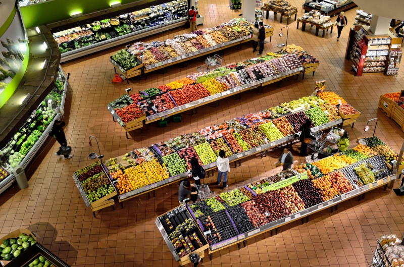magasin-GRIMAUD-min_supermarket_stalls_coolers_market_food_fresh_shop_organic-652223